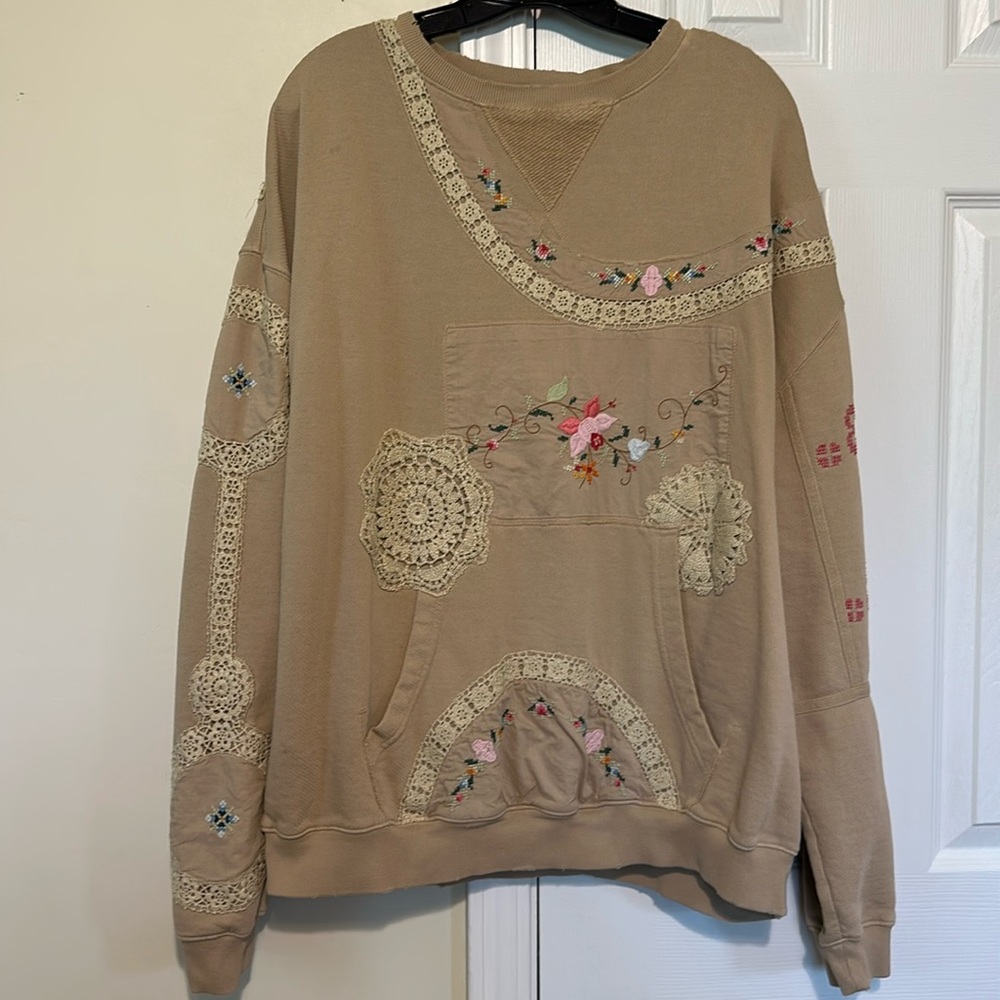Free People Grams Attic Sweatshirt size Small. Features crocheted lace.